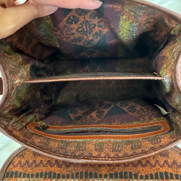 Capelli pebbled leather crossbody leather bag - Picture 5 of 7